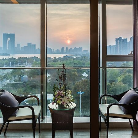 Novotel Jinji Lake Suzhou Sip Exteriör bild