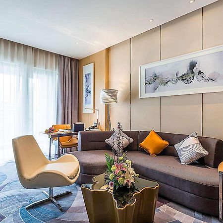 Novotel Jinji Lake Suzhou Sip Exteriör bild