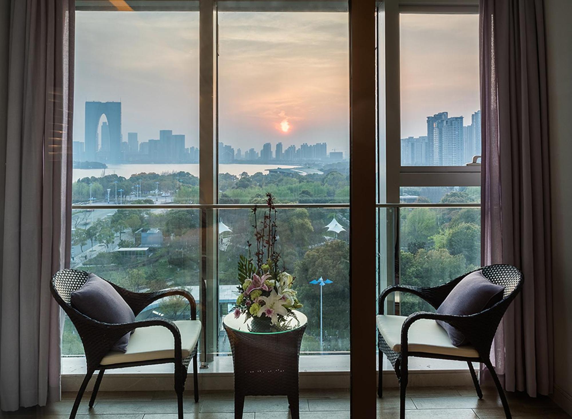 Novotel Jinji Lake Suzhou Sip Exteriör bild